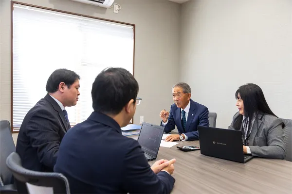 40年超の信頼。経営者に寄り添う「伴走型」支援