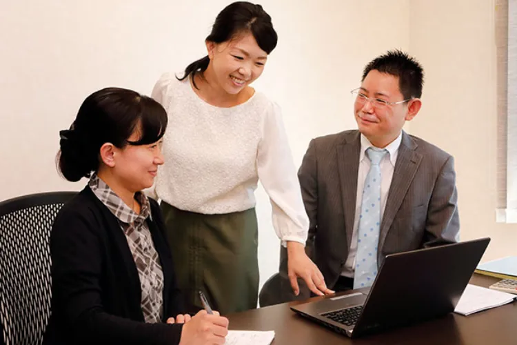 専門的解決策でお客様を支援