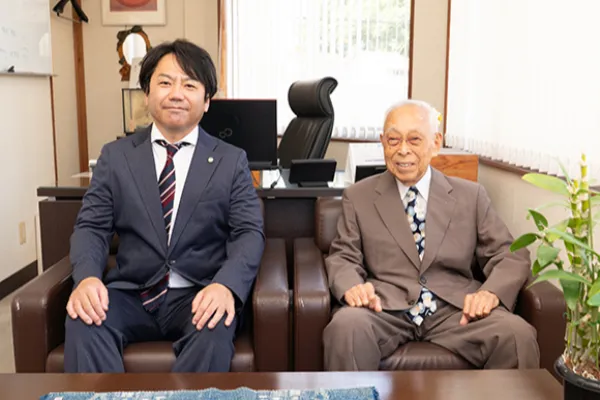 事務所の設立背景は何ですか?