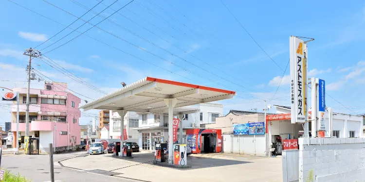 オンラインと“地域密着” を見事に融合させたH P戦略