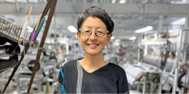 「一点もの」を量産化する播州織ブランド